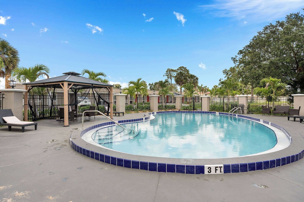 Travelodge by Wyndham Kissimmee/Orlando 43/46