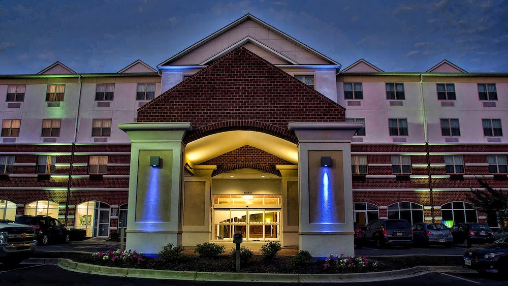 Holiday Inn Express La Plata 3/48