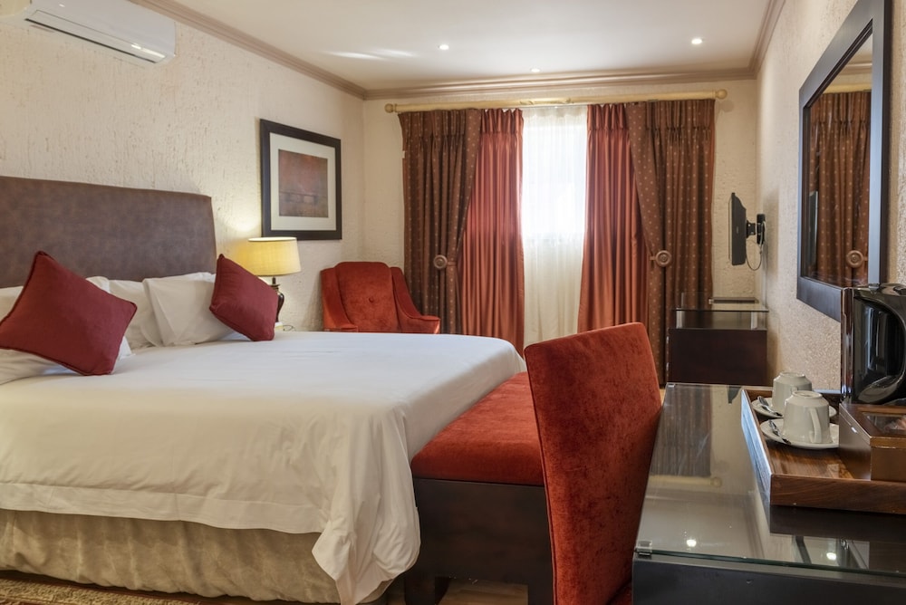 The Royal Villas Swaziland 6/36