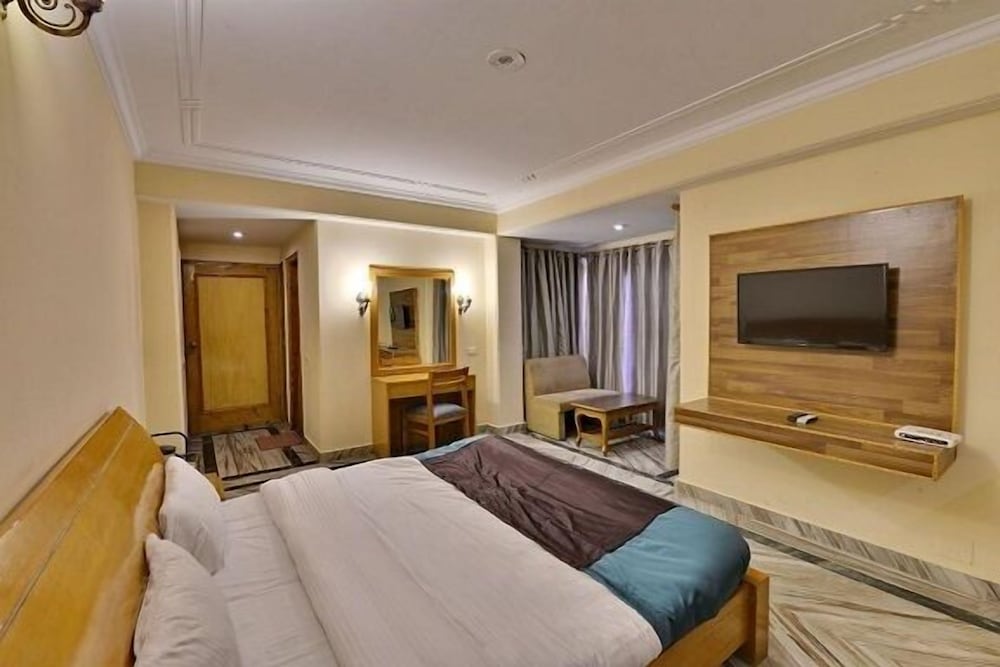 SUPERIOR, DOUBLE BED, MOUNTAIN VIEW, PRIVATE BATHROOM