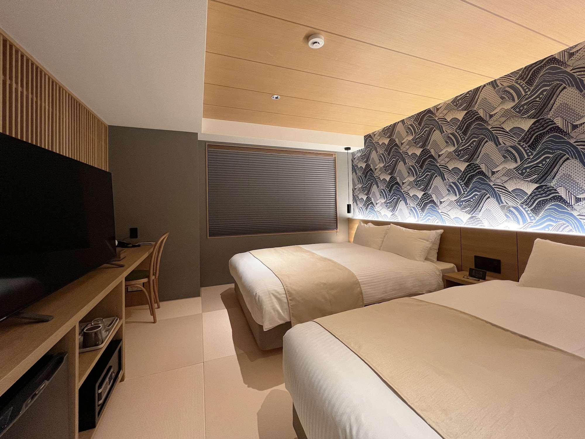 SUPERIOR, TWIN BEDS