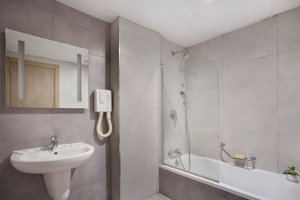 Plaza Regency Hotels 47/50