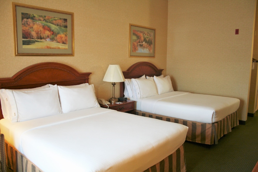 Holiday Inn Express Hotel and Suites Drums-Hazleton (I-80) 17/35