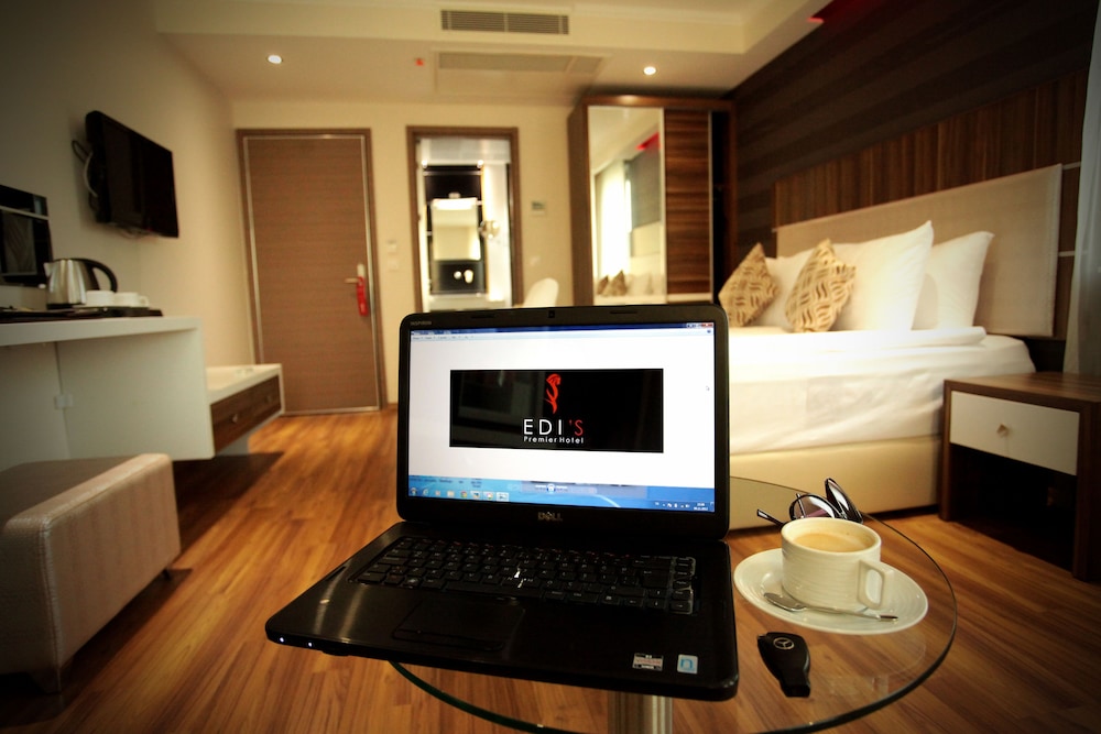 Edis Premier Hotel 32/37