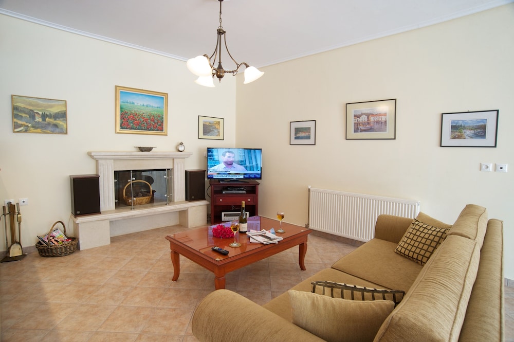 Faos Luxury Apartments 19/50