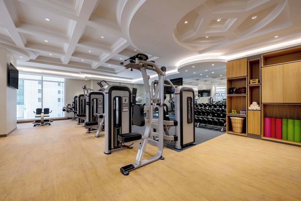 Dusit Hotel And Suites 33/64