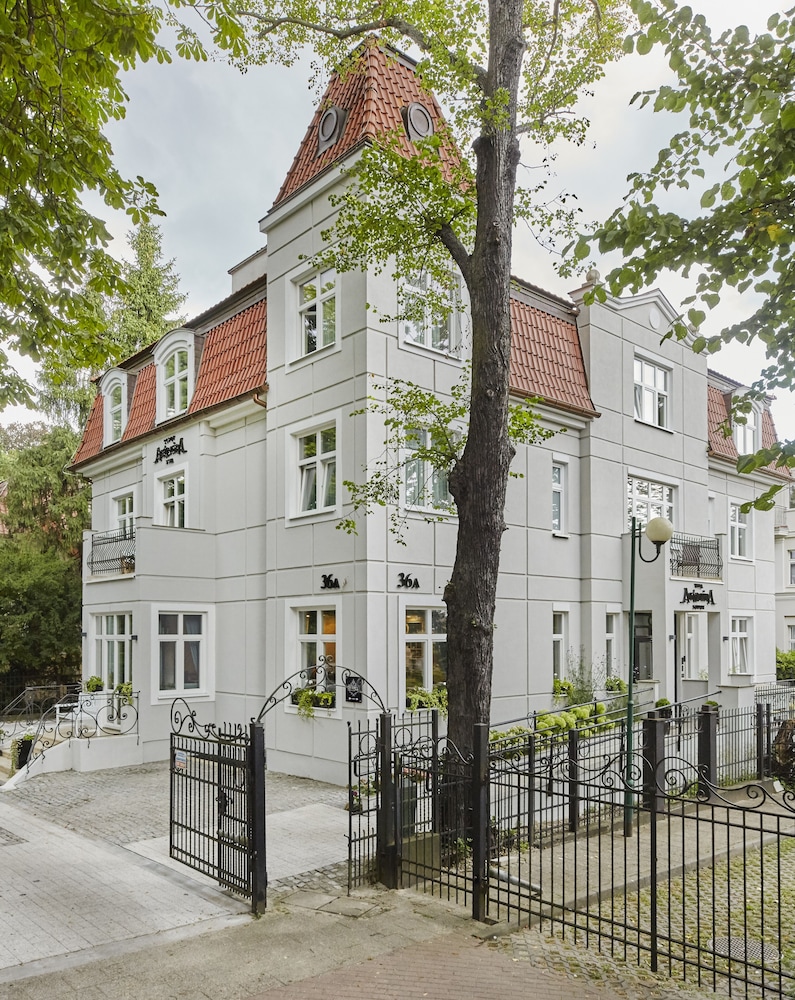 VILLA ANTONINA 65/73