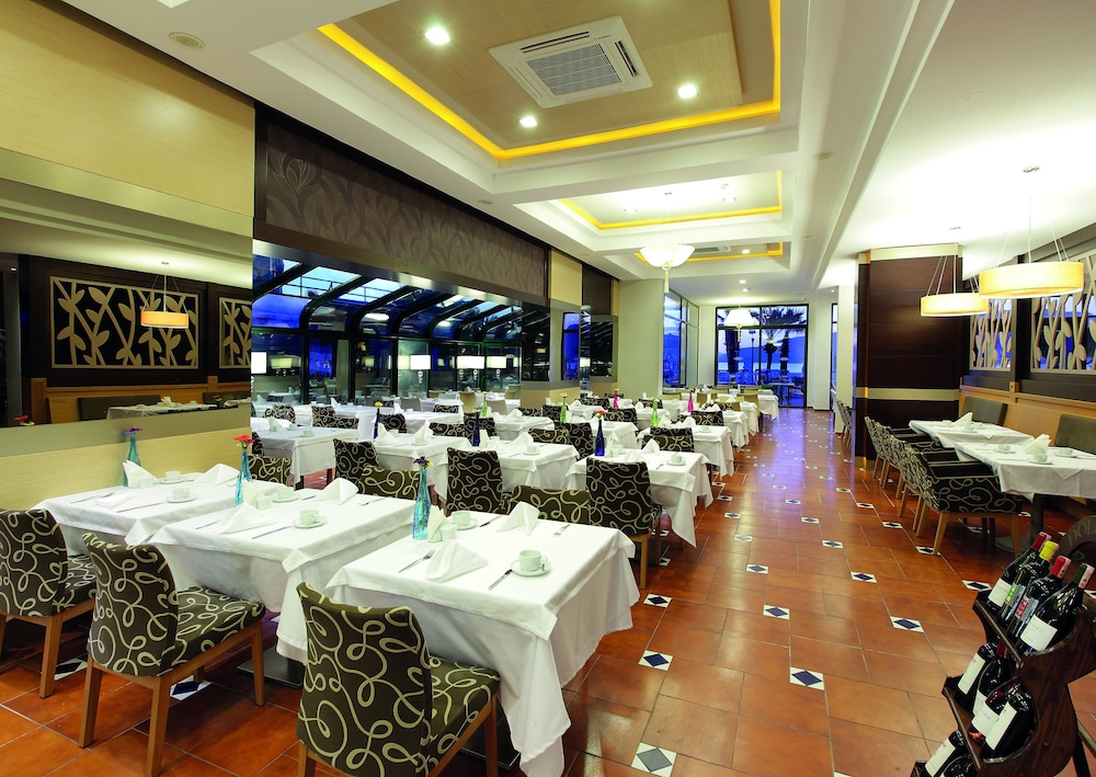 Cettia Beach Resort - Adults only 38/50