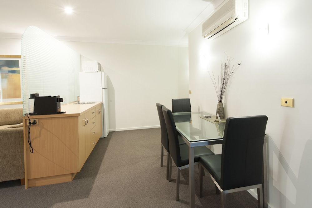Rsl Club Motel 36/42