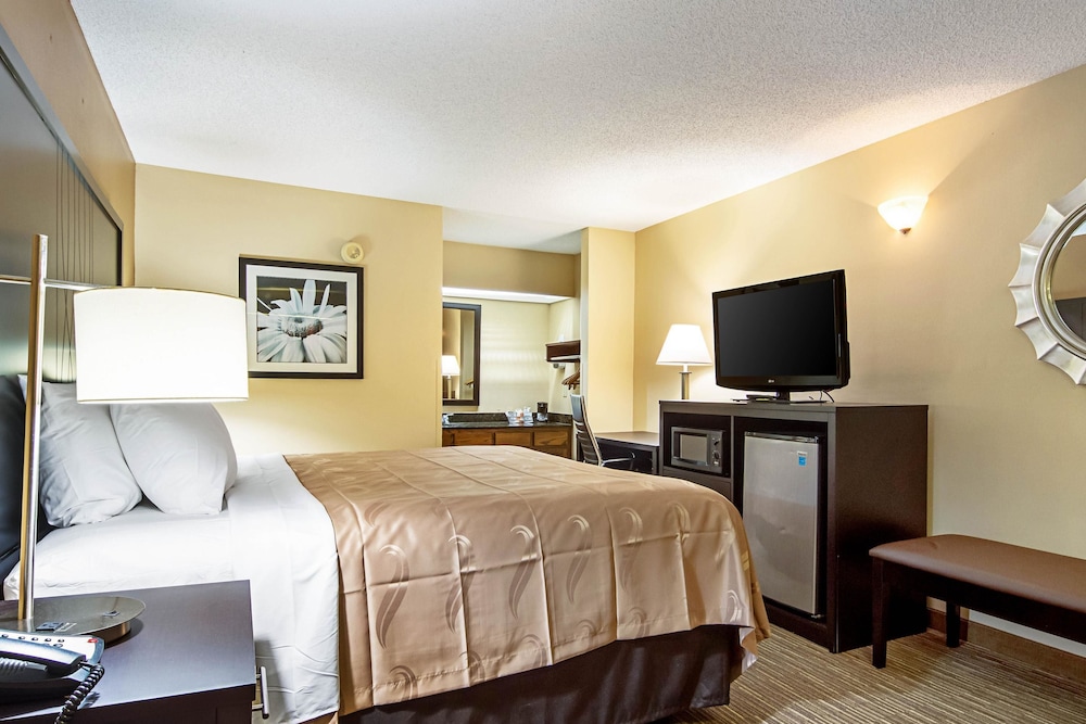 Quality Inn Thomaston 23/37