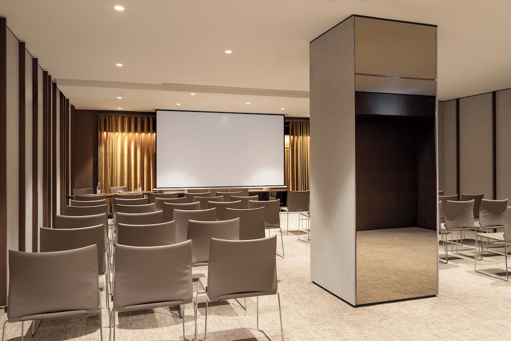 Melia Milano Hotel 66/70