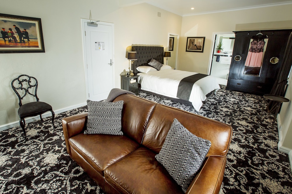The Commercial Boutique Hotel 43/60