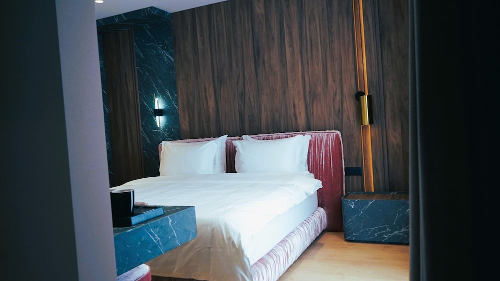 Arbnor Hotel 24/50