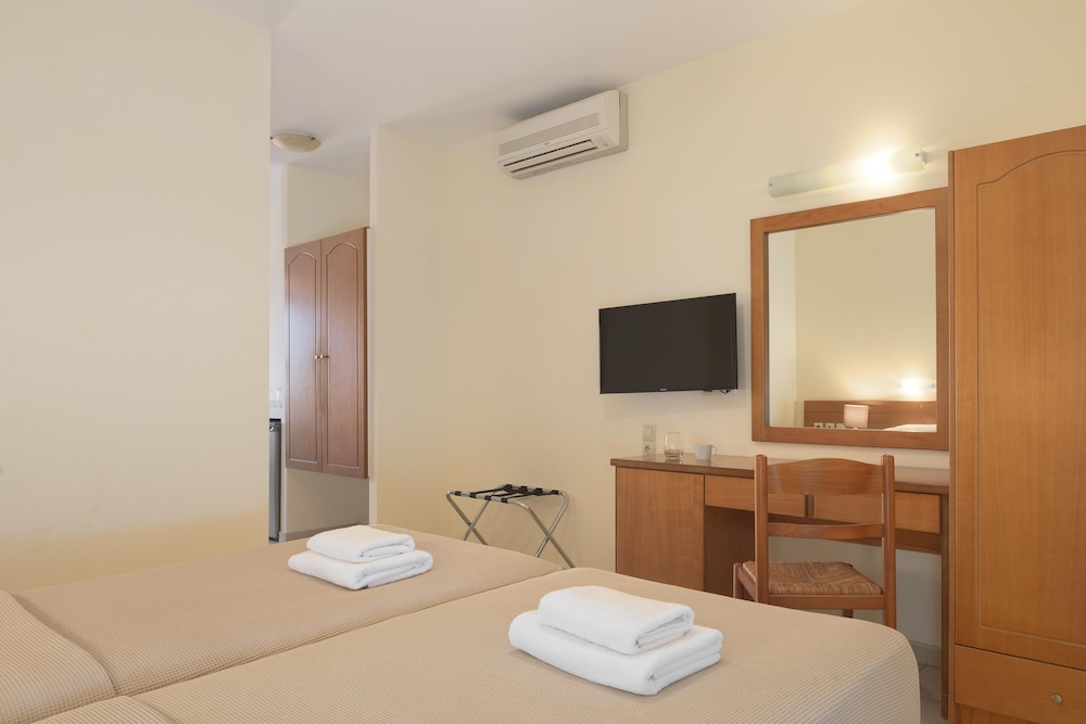 Family, 1 Double and 3 Single Beds، Asterias Village Resort 6/9