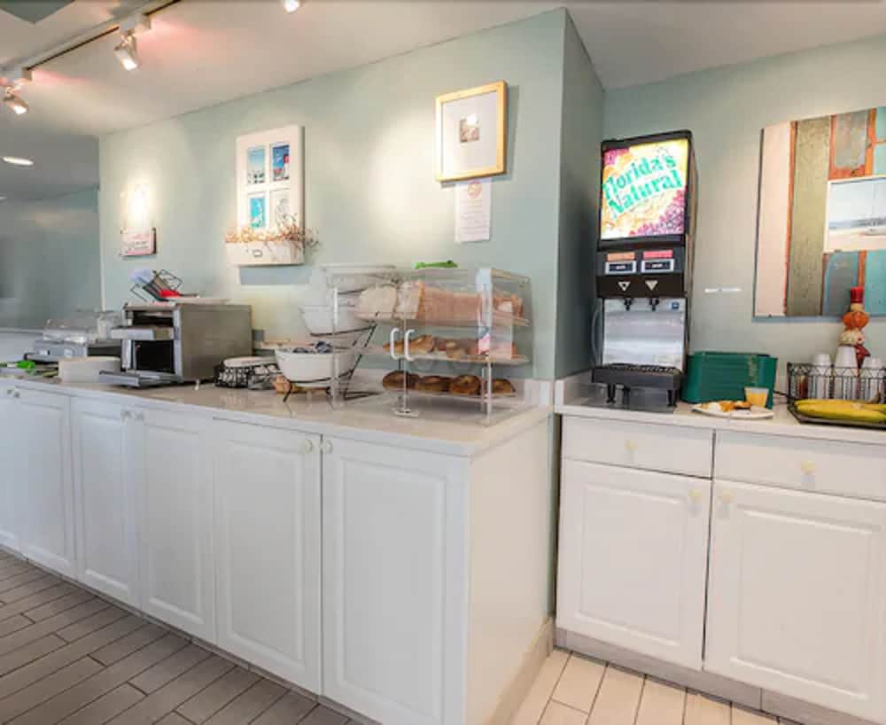 Surfside Hotel and Suites 36/57
