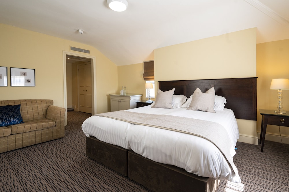 غرفة بريميير بسريرين منفصلين مع أريكة، St Georges Hotel 6/10