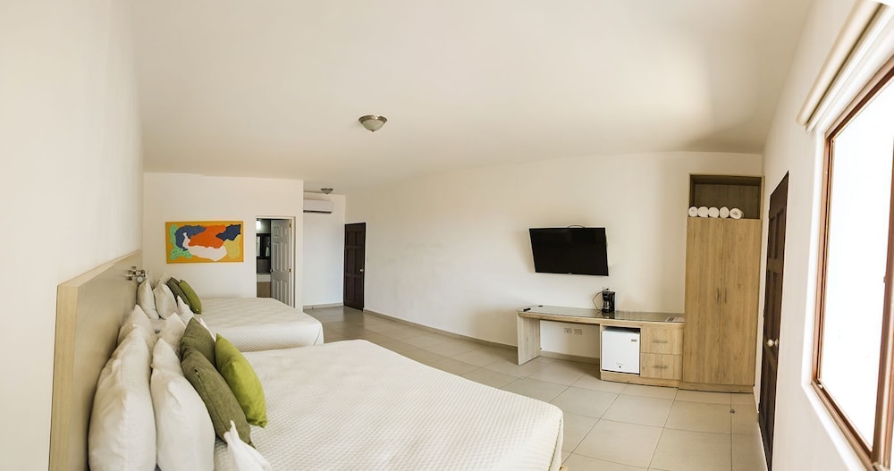 Hotel Los Farallones 35/70