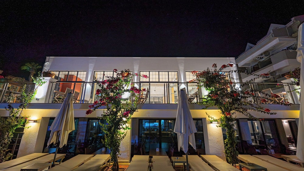 Begonville Hotel 1/50