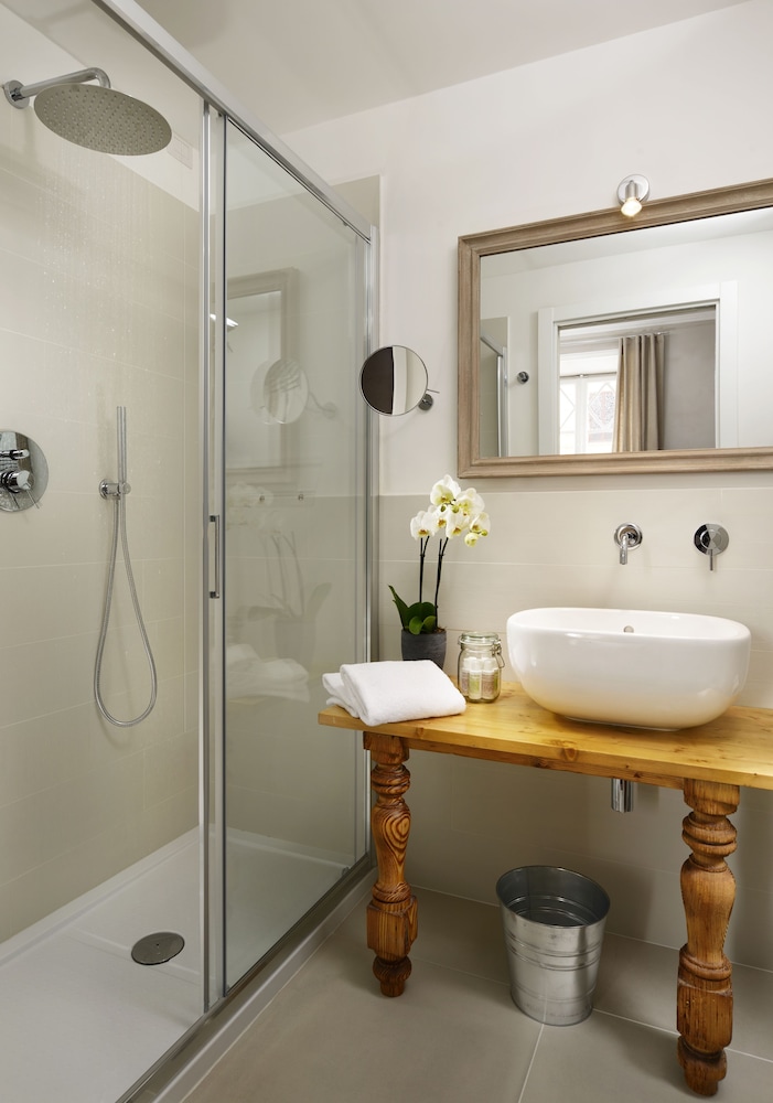 San Pietro Boutique Rooms 22/23