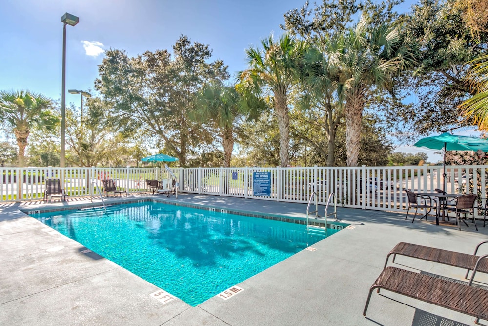 Microtel Inn Suites By Wyndham Zephyrhills 5/48