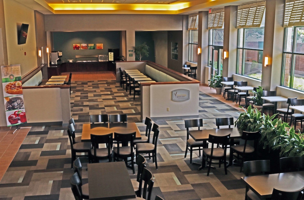 Sleep Inn Lake Wright Norfolk Airport 34/55
