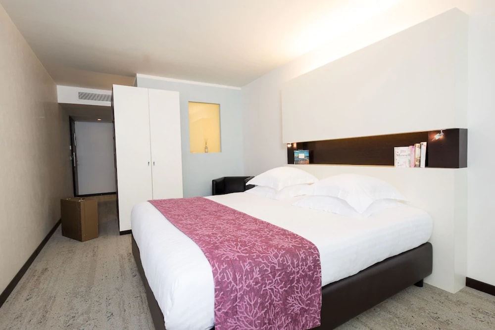 Royal Antibes - Luxury Hotel, Residence, Beach & SPA 13/44
