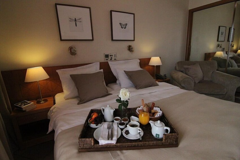 ACHILLION HOTEL 36/42