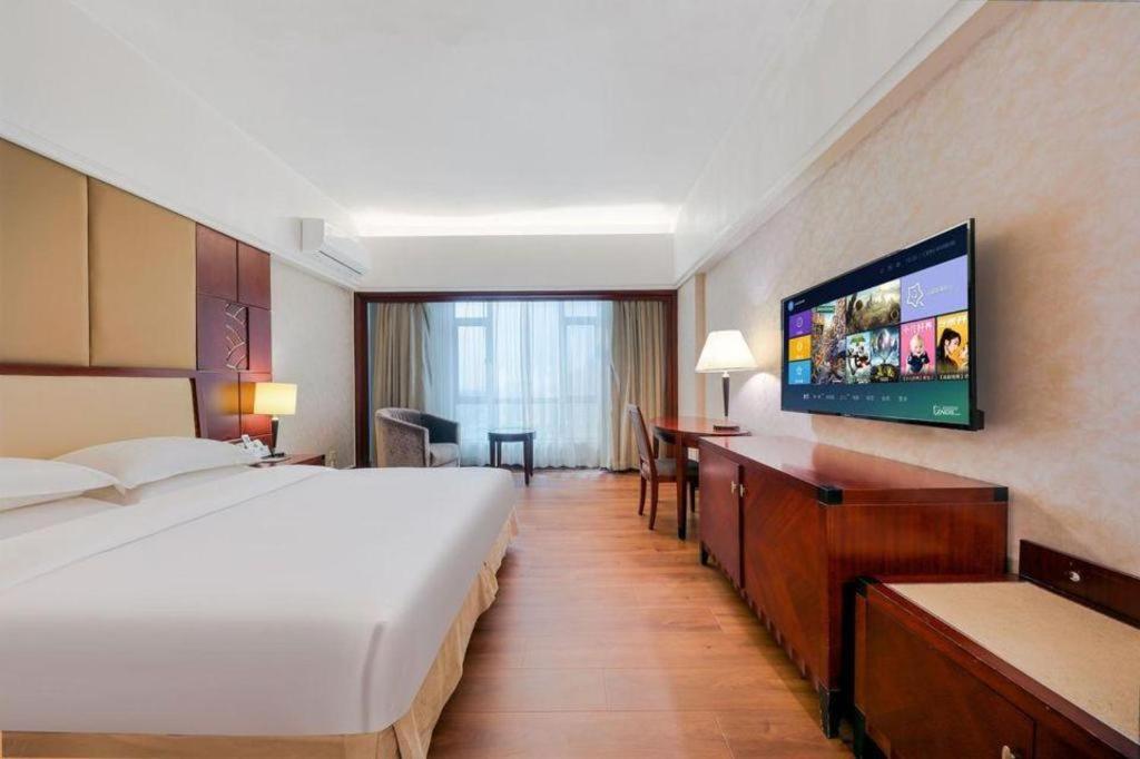 Borrman Hotel Dongguan Changping Avenue 18/59