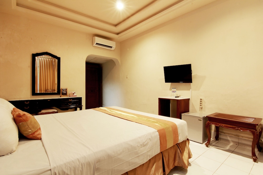 Grand Rosela Yogyakarta Hotel 12/74