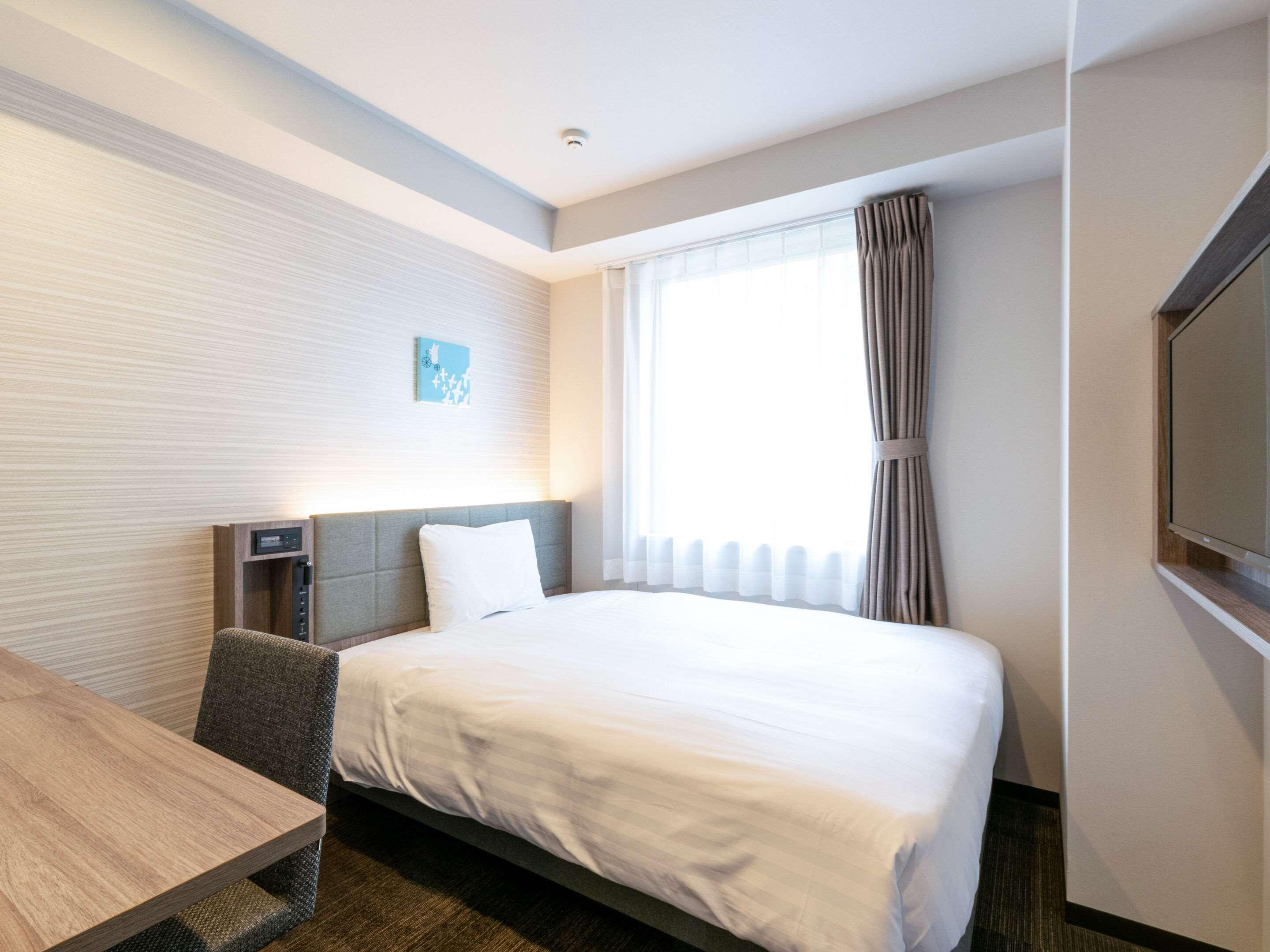 ROOM, DOUBLE BED