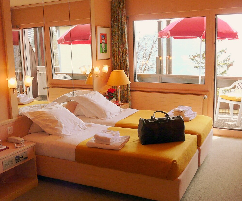De La Foret Hotel 48/66