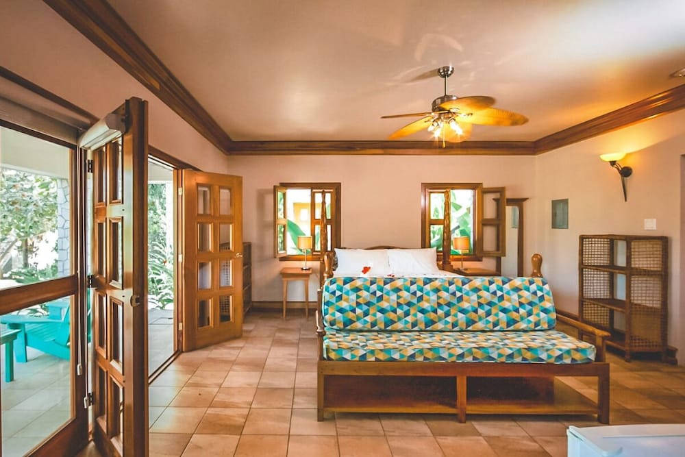 Ocean Cliff Hotel Negril 45/69