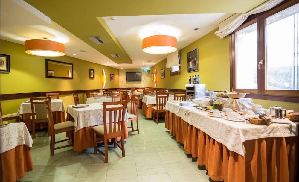 Gran Hotel Cela 52/64