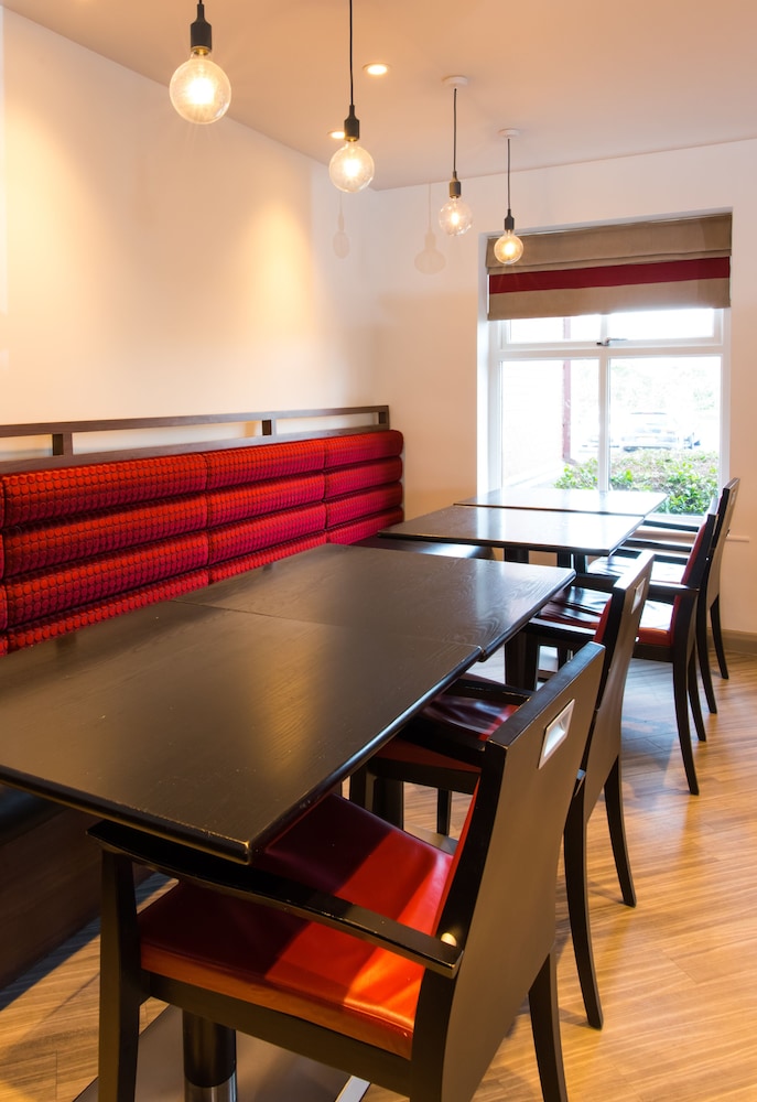Holiday Inn Express Bristol - Filton, an IHG Hotel 32/40