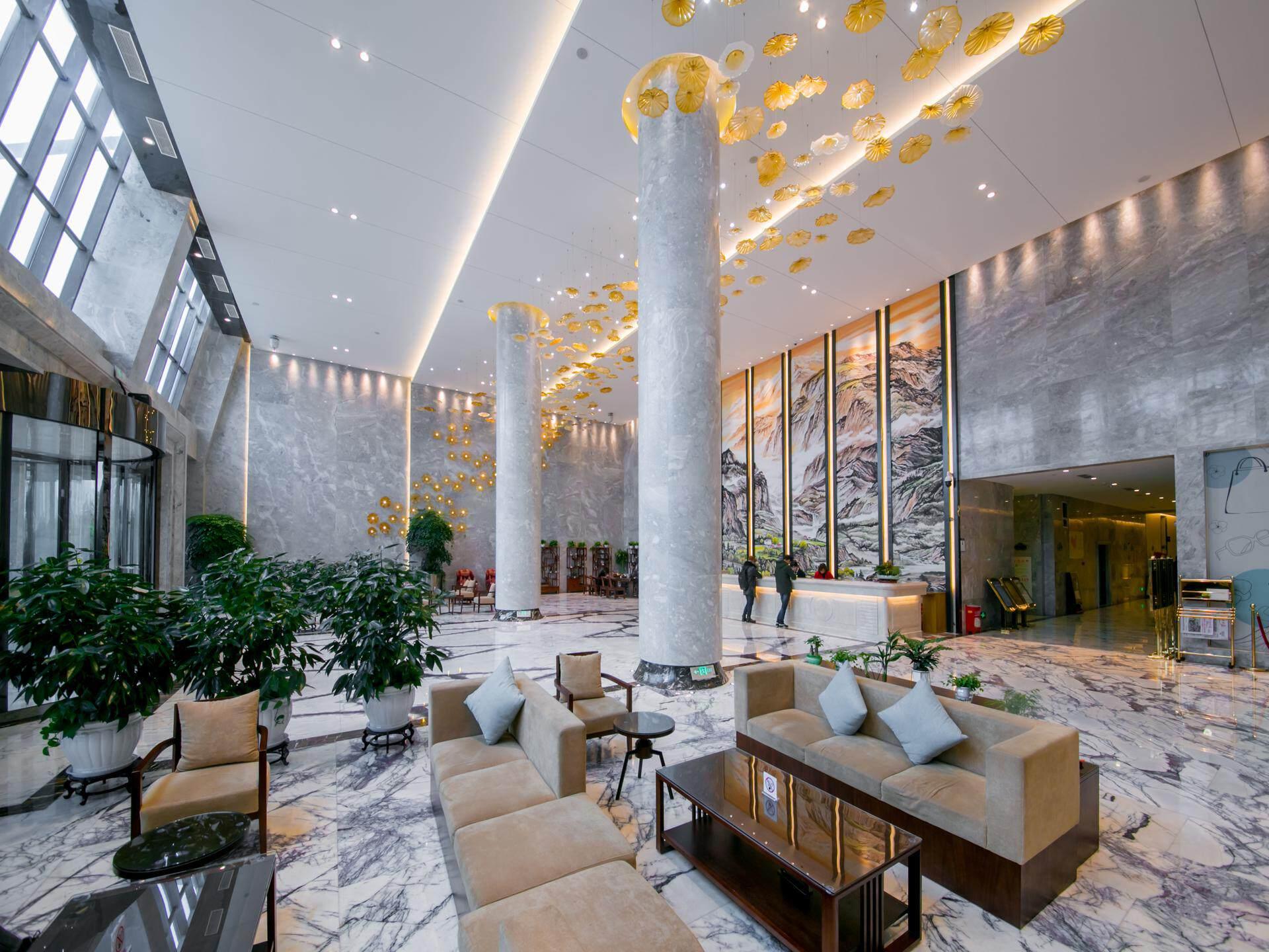Vienna International Hotel (Wuhan Workers' Culture Palace Jiyuqiao Metro Station) 11/18