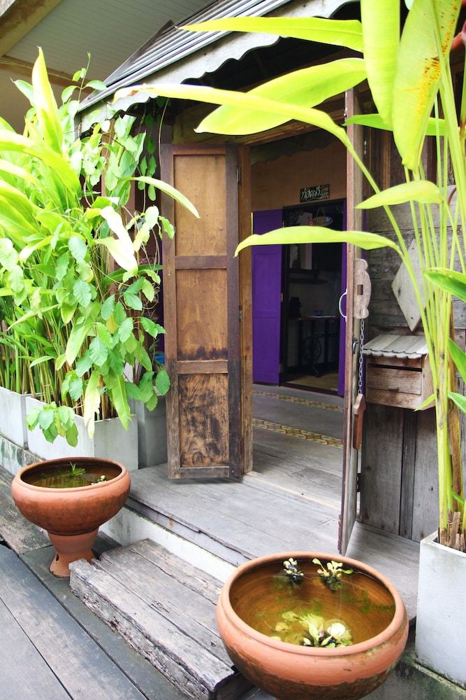 BANG LUANG HOUSE BANGKOK 15/70