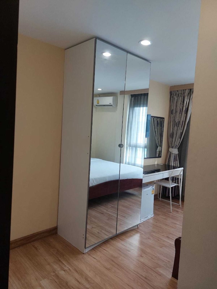 V Check Inn Sukhumvit 22 41/54
