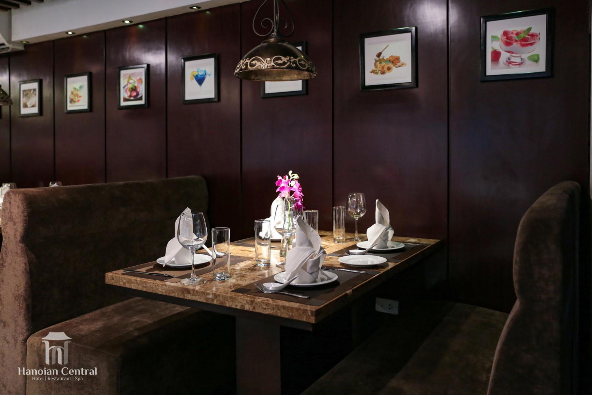 Hanoian Central Hotel and Spa 38/50