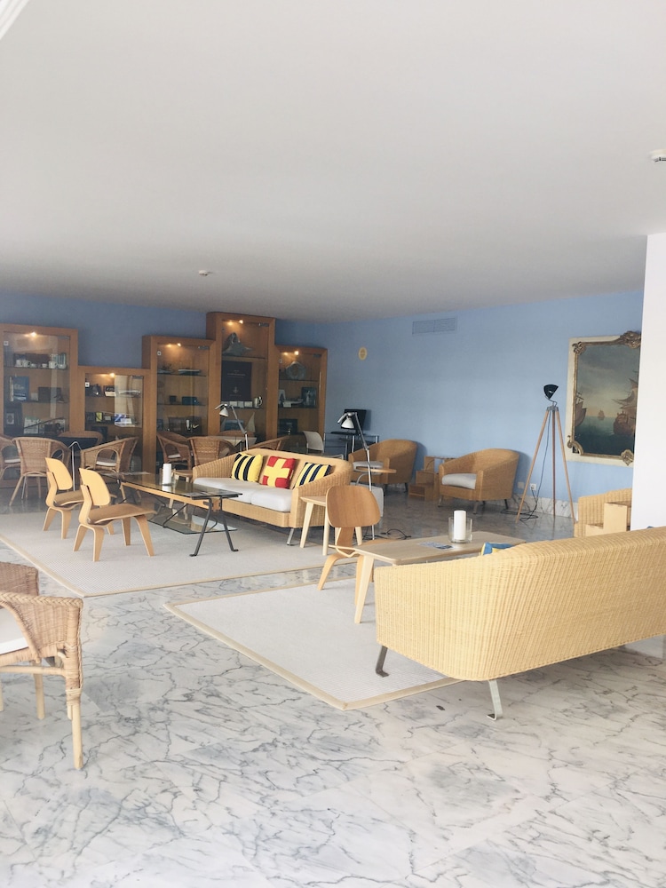 Marina Club Lagos Suite Hotel 58/60