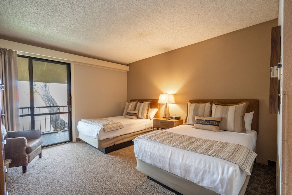 Kellogg West Conference Center &amp; Hotel 15/32