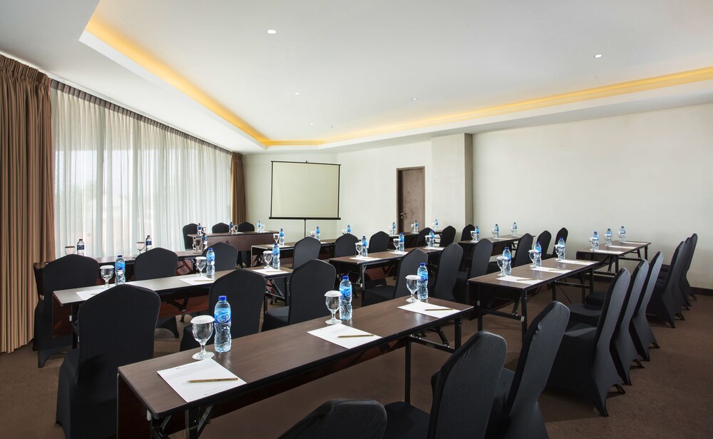 Swiss-Belhotel Pangkalpinang 46/53