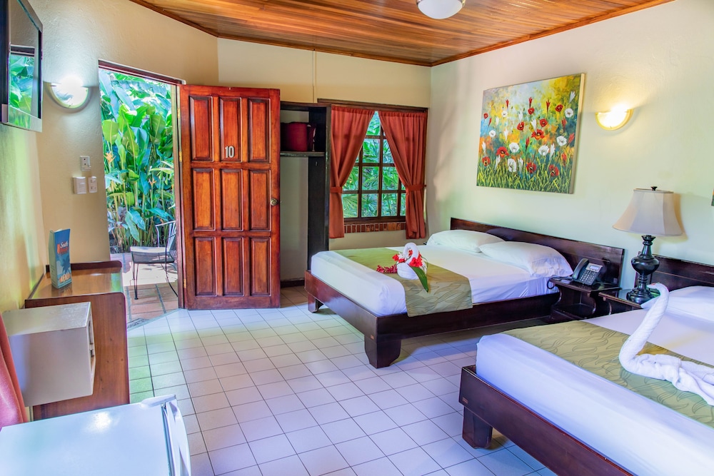 ROOM, 2 DOUBLE BEDS, GARDEN VIEW, GARDEN AREA