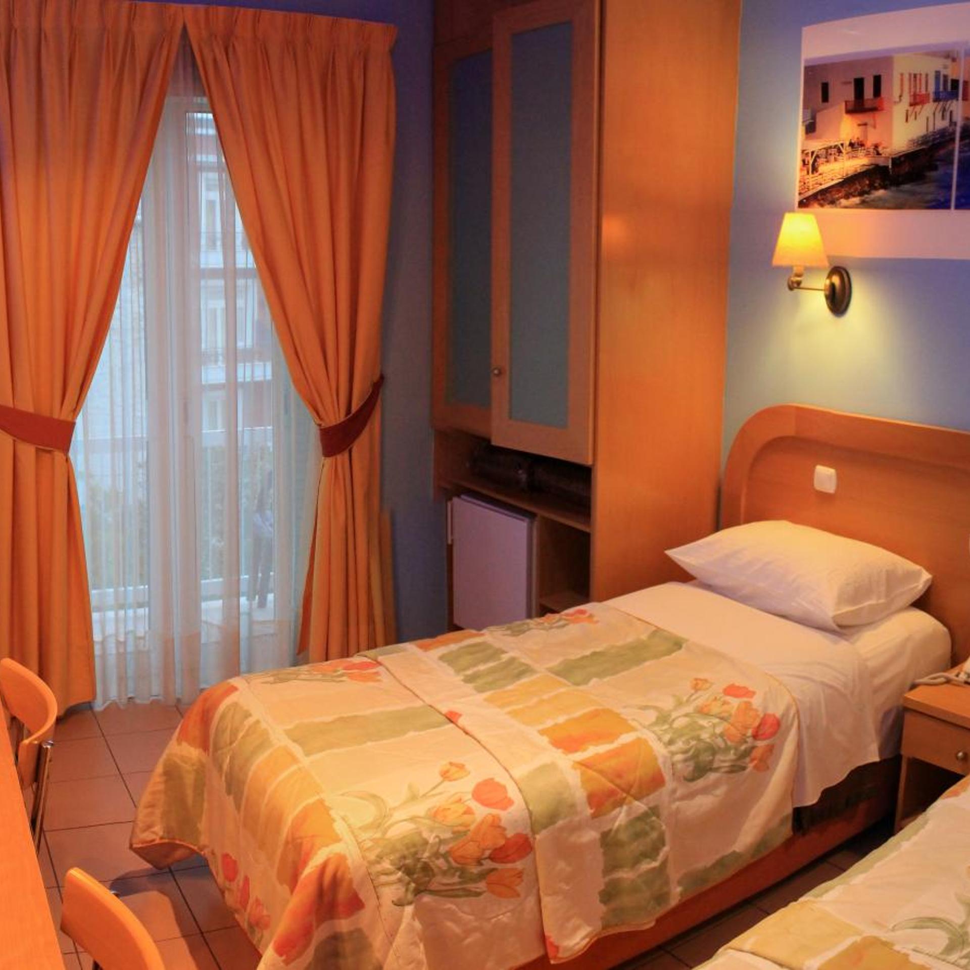 Room, Double or Twin Bed