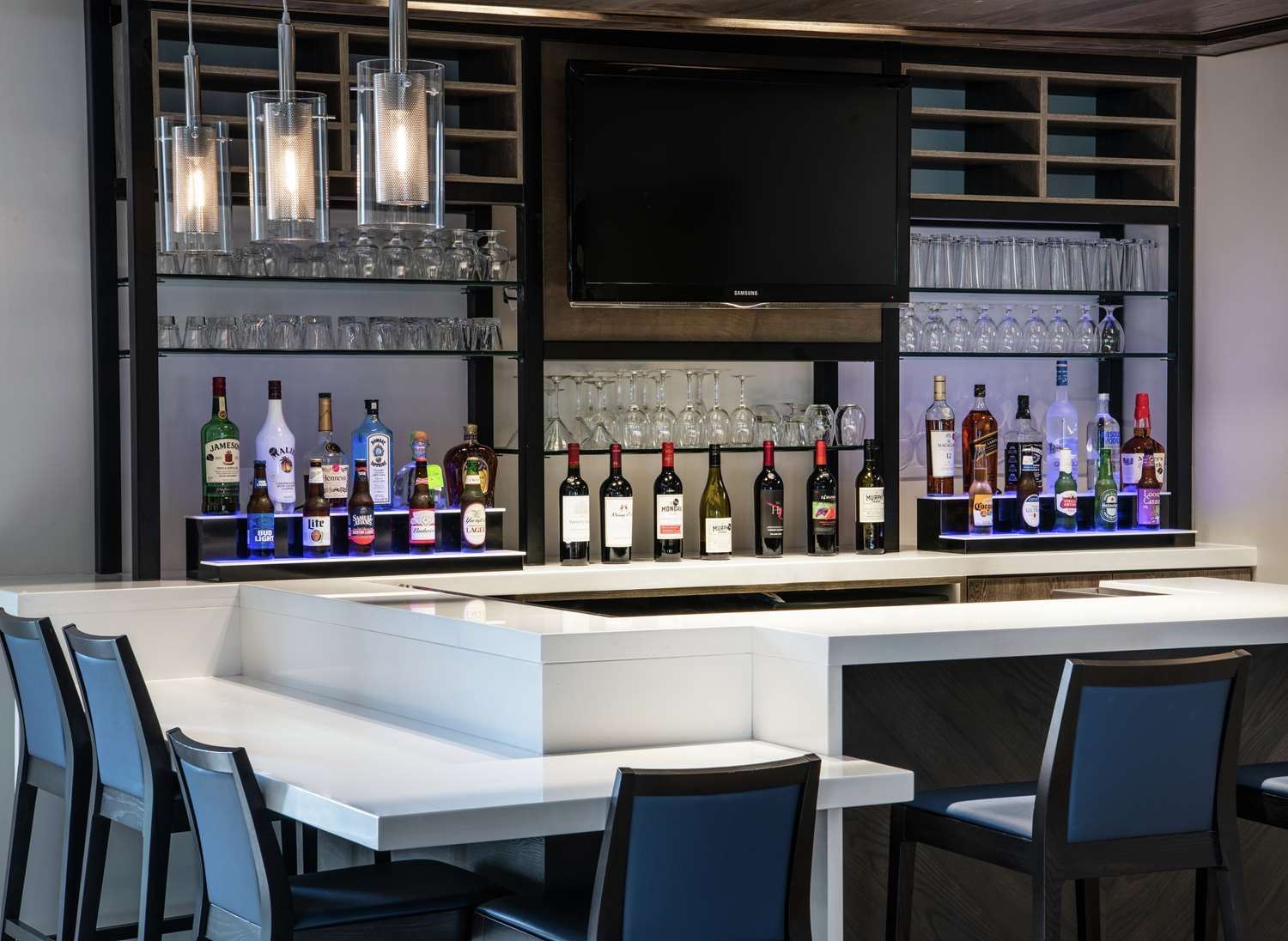 restaurant cafeteria