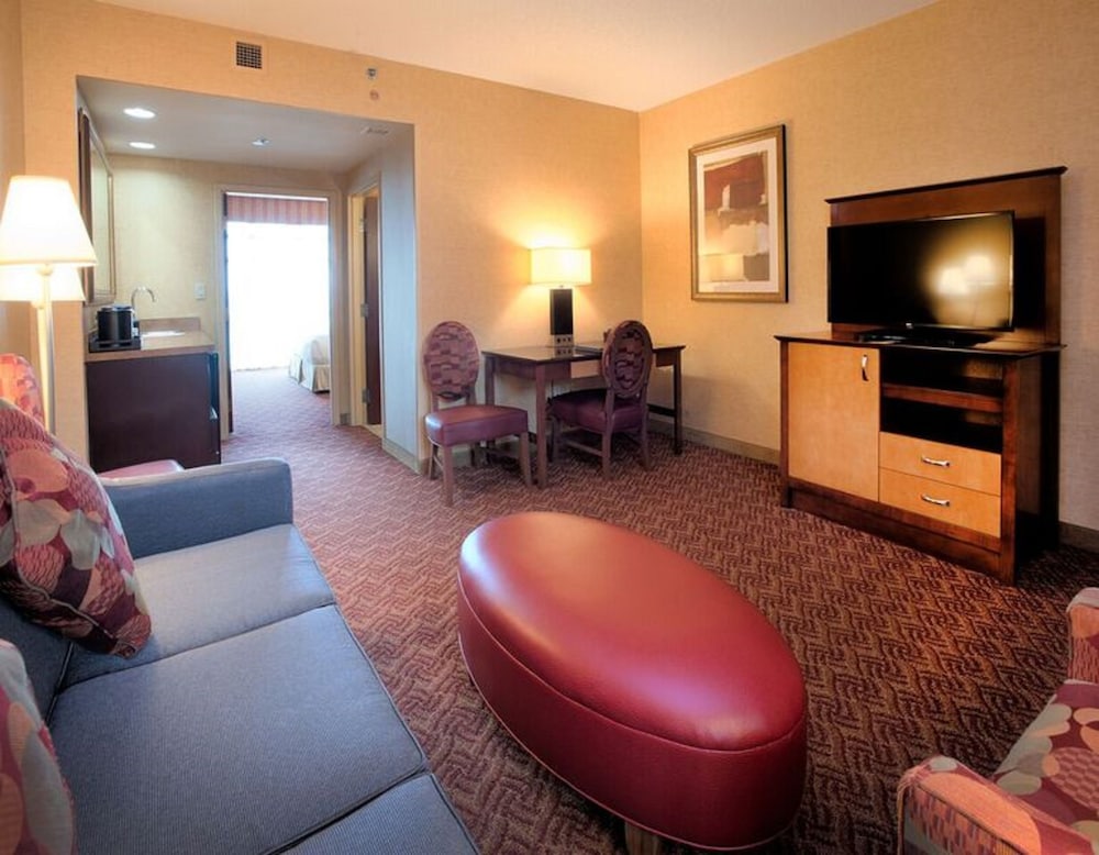 Embassy Suites by Hilton Charlotte Concord Golf Resort & Spa 47/74