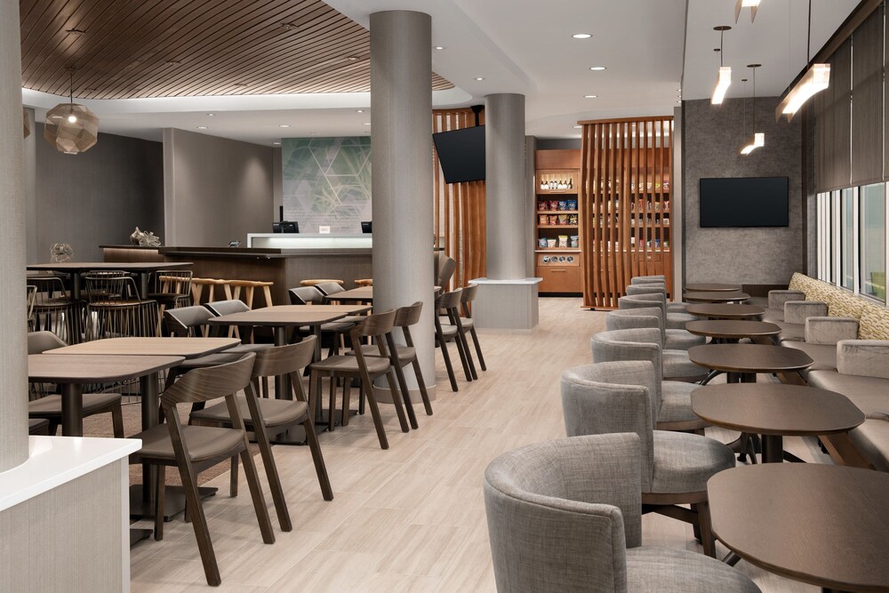 SpringHill Suites by Marriott Fayetteville I 95 27/42