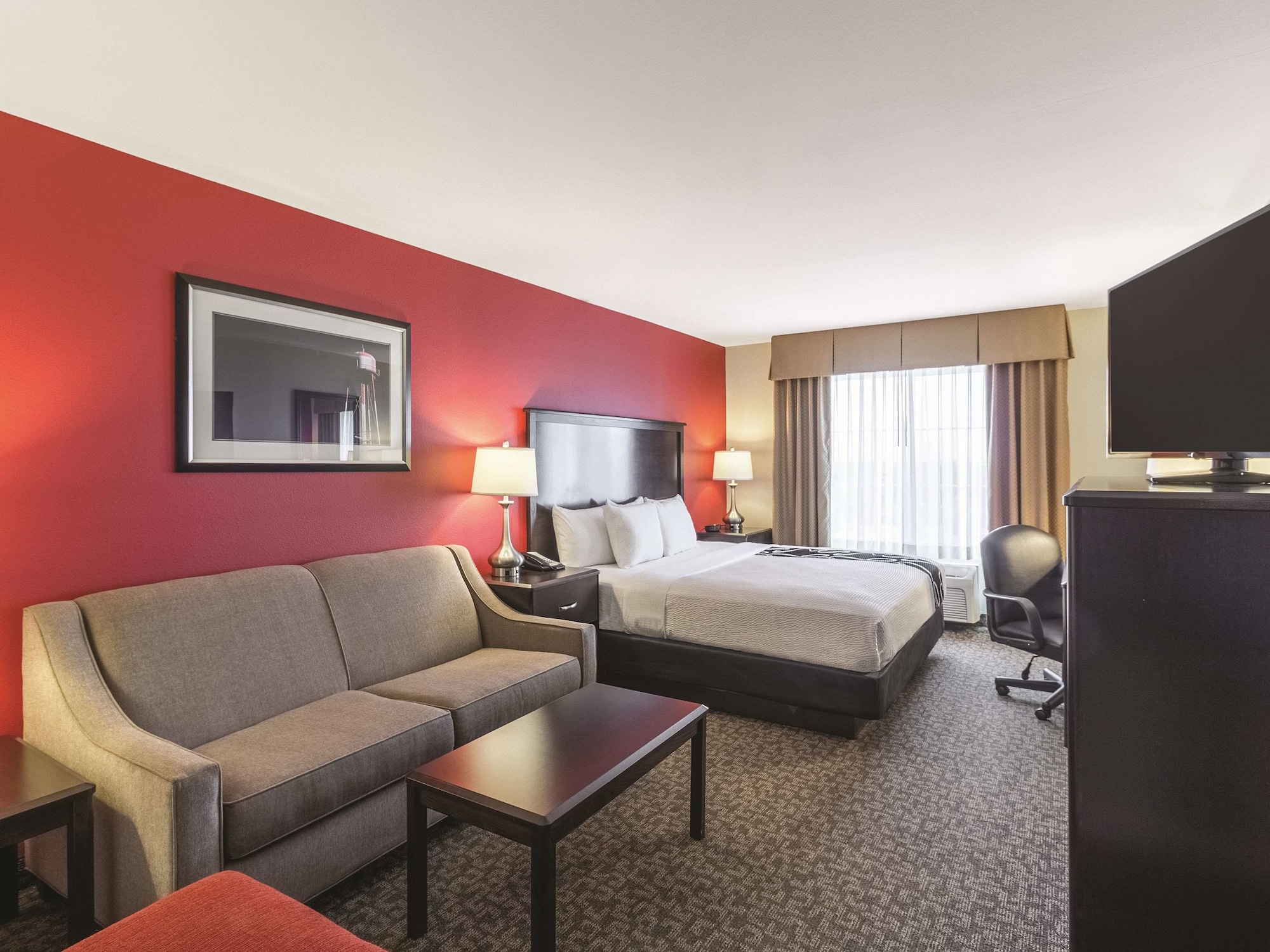 DELUXE, KING BED
