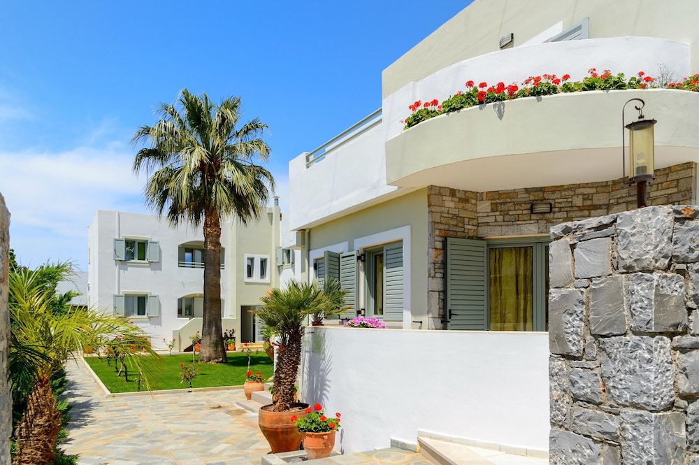 Angela Studios and Apartments in AGIOS NIKOLAOS