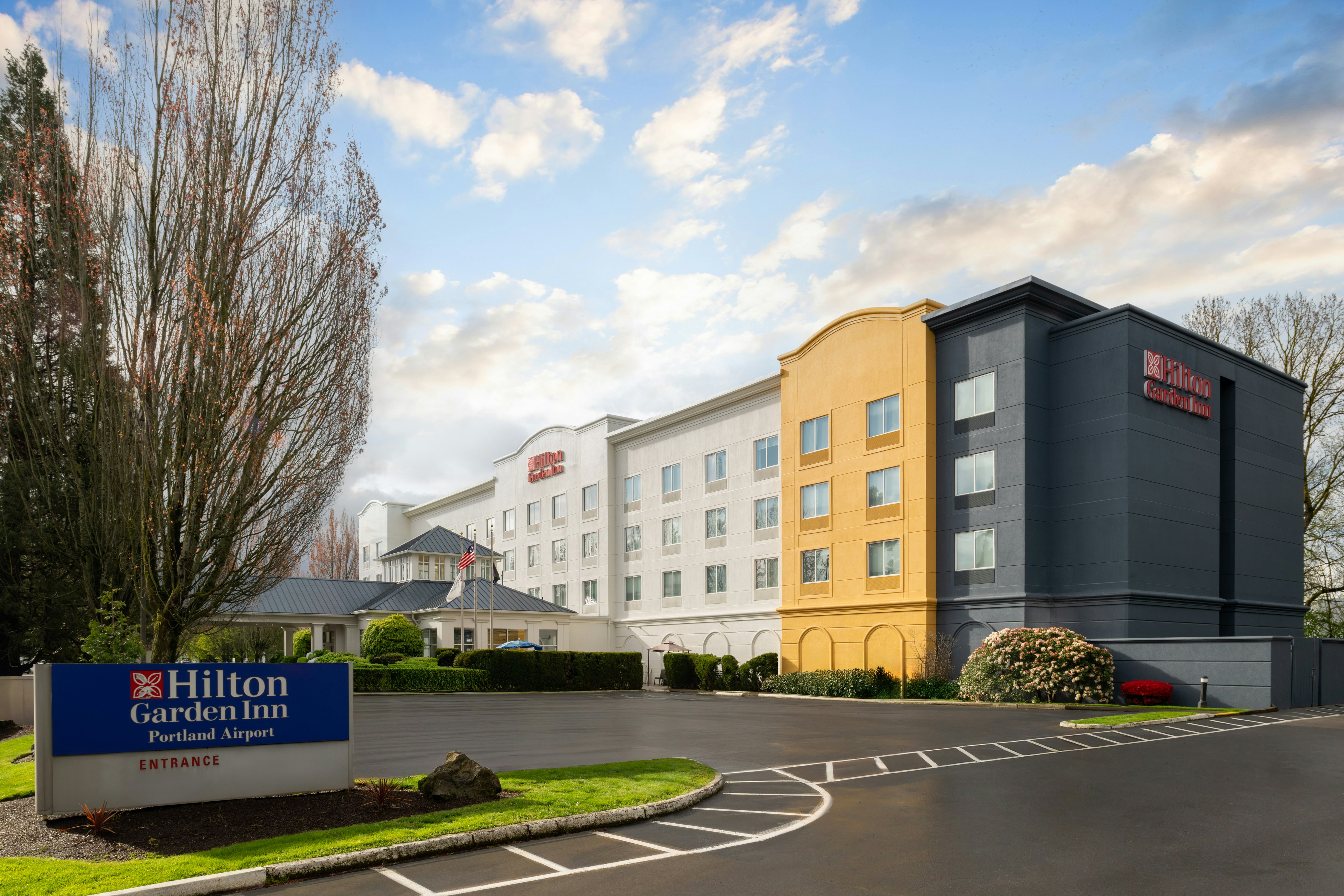 Hilton Garden Inn Portland Airport, OR 28/32