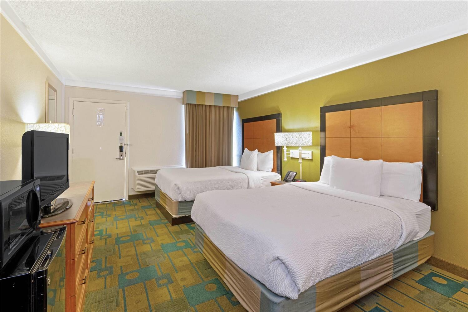 Travelodge by Wyndham Phoenix North 10/25
